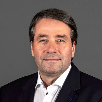 https://rolandbergerprod-media.e-spirit.cloud/b967125f-df72-4ad3-ab2f-637f1881fa46/personen/Frank_Schmidt.jpg