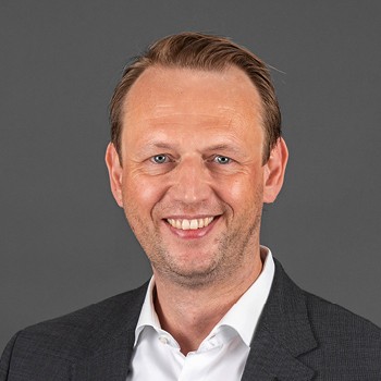 https://rolandbergerprod-media.e-spirit.cloud/b967125f-df72-4ad3-ab2f-637f1881fa46/personen/JanSchulte_5-2.jpg